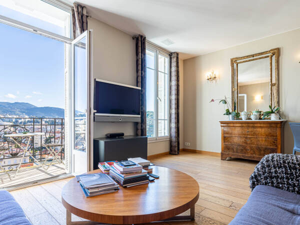 Appartement  - Triplex  - 6 pièces  - 165.0 m² -  495 000 € - À vendre 