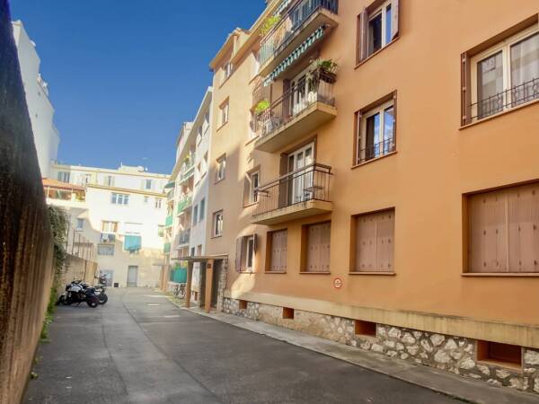 Appartement  - 4 pièces  - 67.5 m2 -  239 000 € - À vendre 