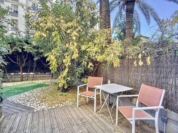 Appartement  - 2 pièces  - 43.0 m2 -  249 000 € - À vendre 