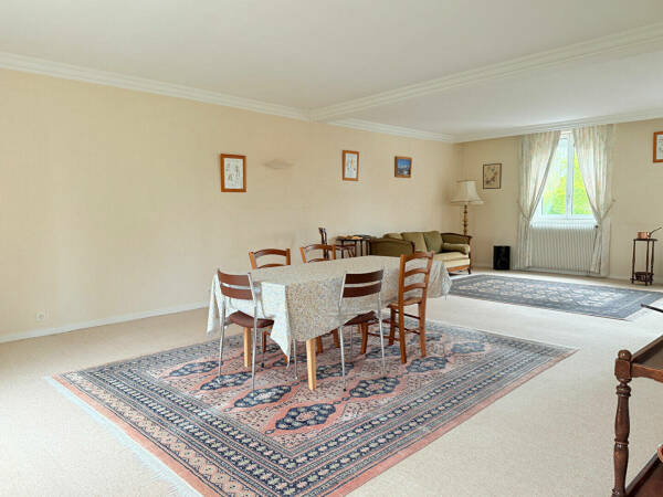 Maison + local commercial + studio sur 300m2