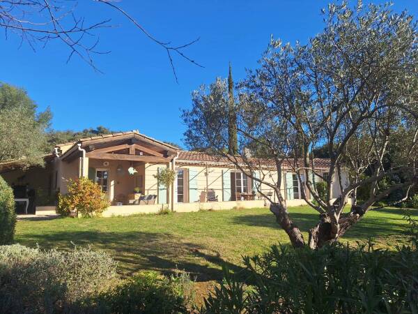 COTIGNAC TRES BELLE VILLA AVEC APPARTEMENT INDEPENDANT