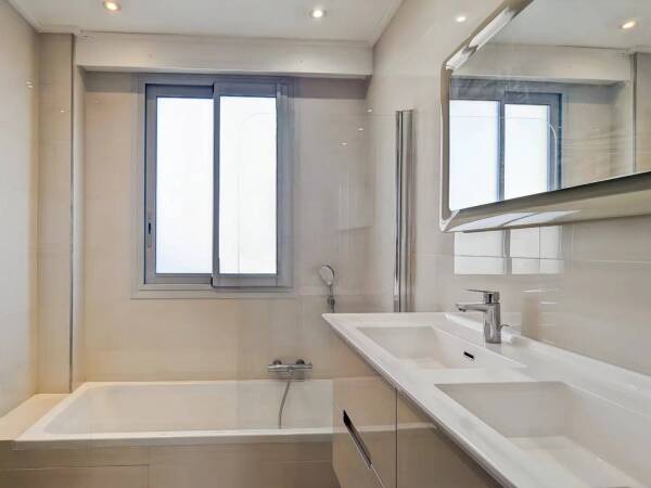 Appartement  - 4 pièces  - 100.87 m² -  580 000 € - À vendre 