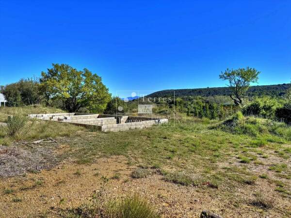 Terrain avec permis accordé pour une maison de 120m² à Baudinard Sur Verdon