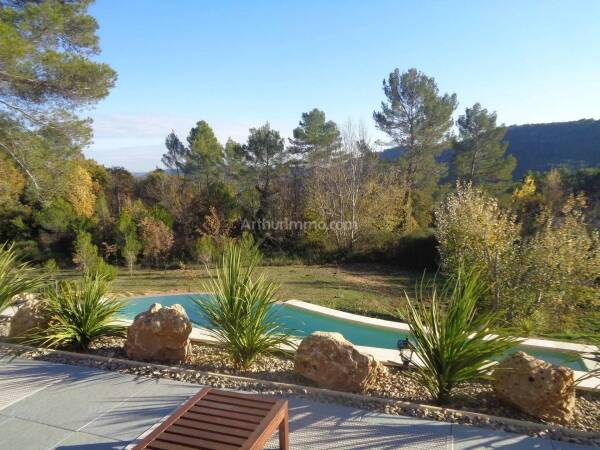 EXCLUSIVITE Villa Salernes, en position dominante