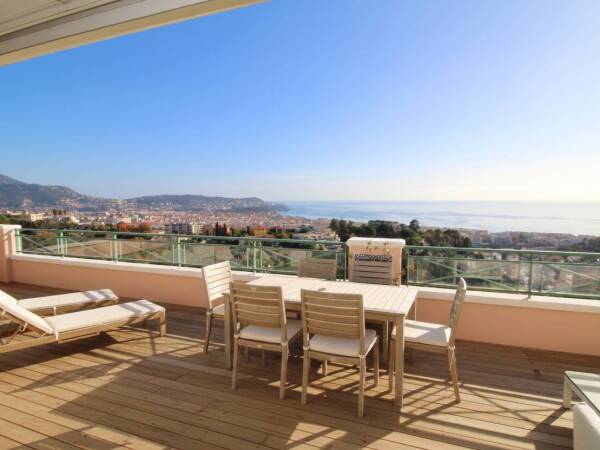 Appartement  - 4 pièces  - 122.24 m2 -  1 200 000 € - À vendre 