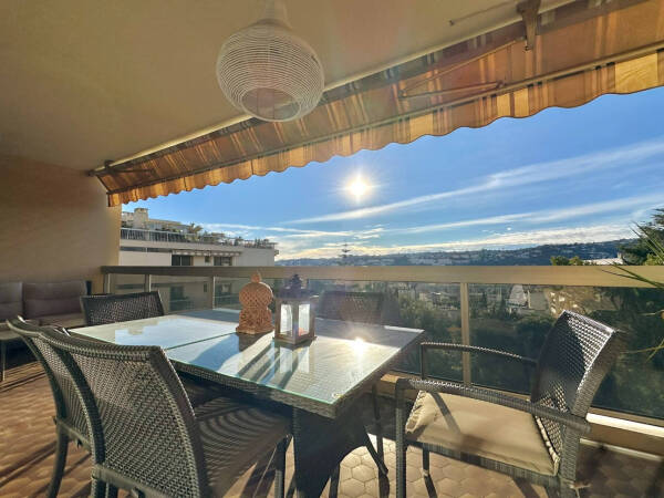 Appartement  - 4 pièces  - 108.0 m2 -  742 000 € - À vendre 