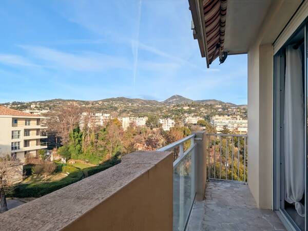 Appartement  - 4 pièces  - 100.87 m2 -  599 000 € - À vendre 