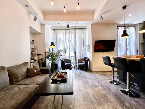 NICE - CENTRE VILLE - Bel appartement 4 pièces