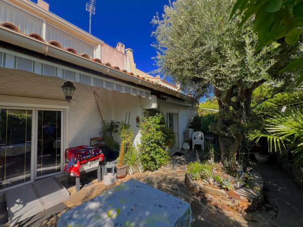 Cogolin Maison de ville T5 91m² en viager occupé