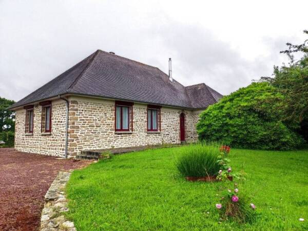 VIAGER OCCUPÉ À TEURTHÉVILLE-BOCAGE